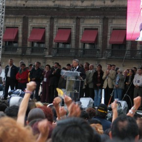Protestas poselectorales del 2006 en el Zócalo del Distrito Federal Protestas poselectorales del 2006 en el Zócalo del Distrito Federal